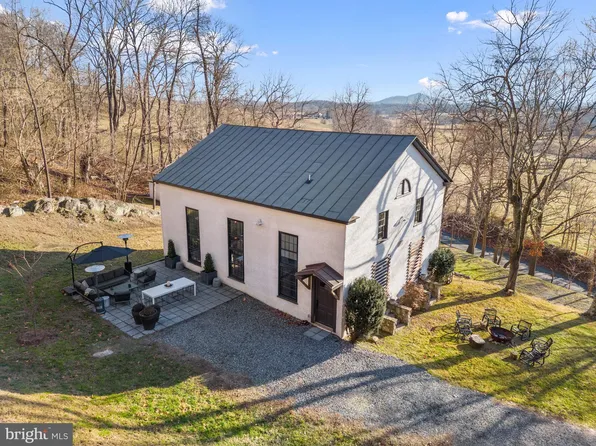 160 Ben Venue Rd, Flint Hill, VA 22627