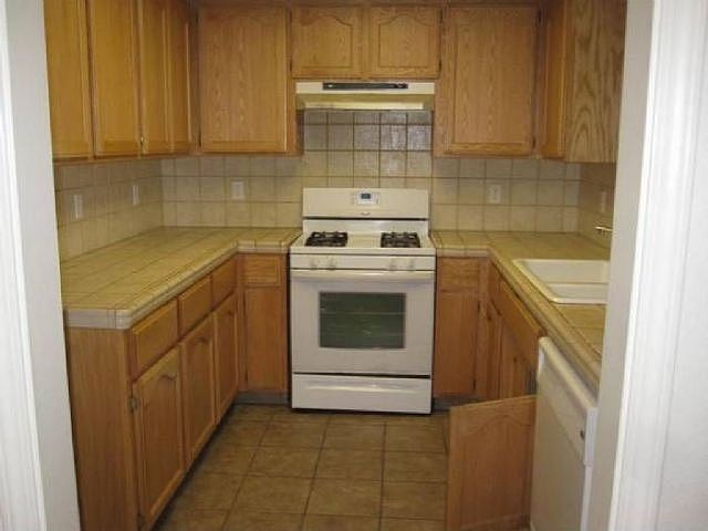 1st image of 955 N Solari Ave