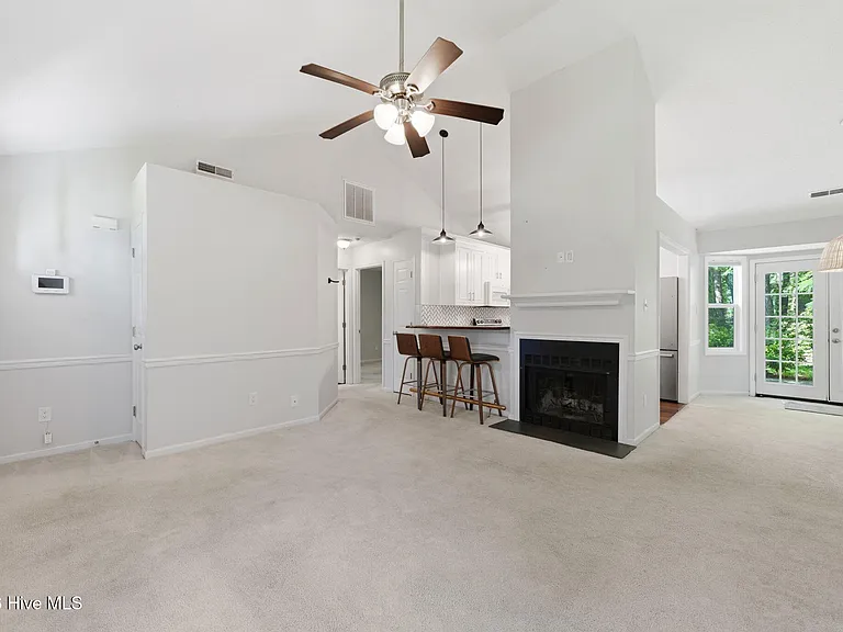 3411 Belmont Blvd — Photo 5