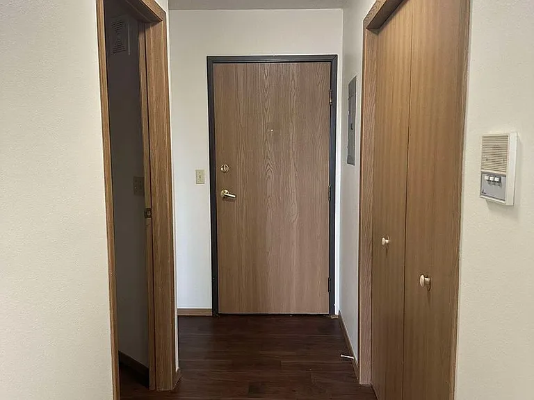 Dakota E & W Apartments — Photo 42