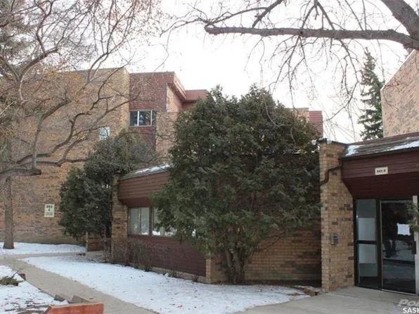 802 Kingsmere Blvd #204, Saskatoon, SK S7J 4B7