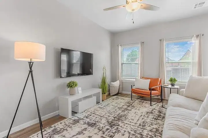 13517 Vinita Dr — Photo 4