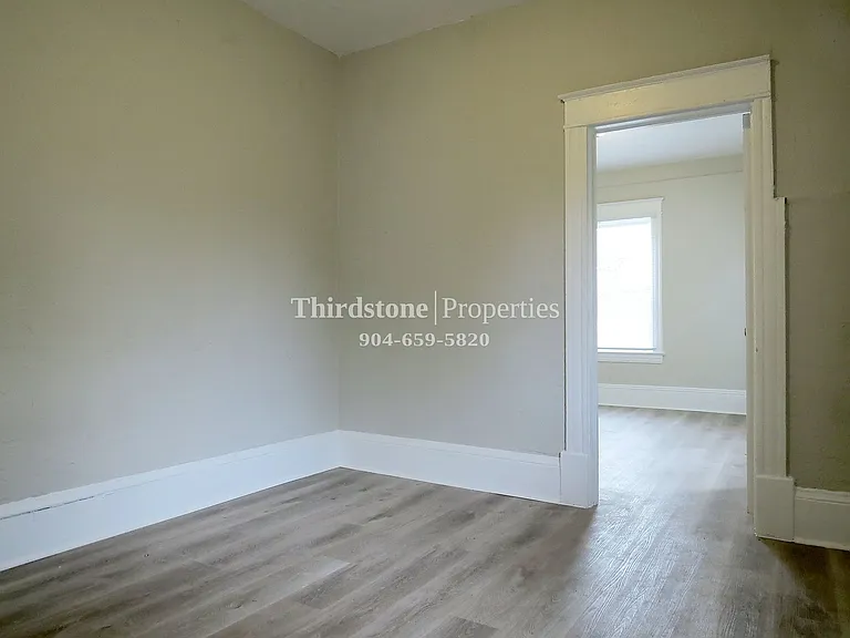 3326 W 1st St — Photo 11