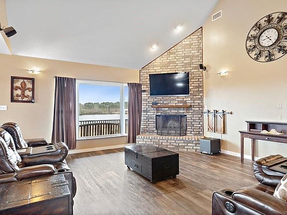 4th image of 17359 Handsome Meadow Ln