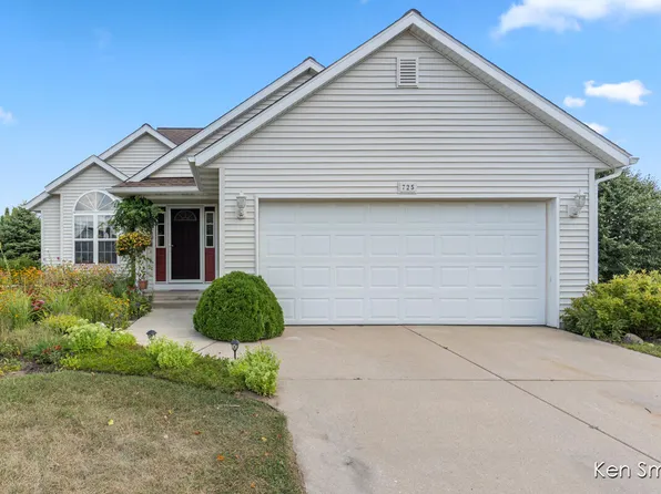 725 Wild Pond Ct, Middleville, MI 49333