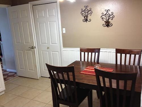 3rd image of 2721 Oak Forest Blvd