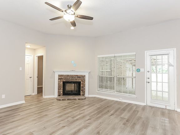 3rd image of 434 Windhurst Dr