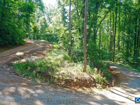 2470 Barrow Ln, Stanardsville, VA 22973