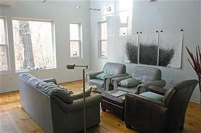 3rd image of 4110 Creek Dr