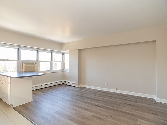 2nd image of 4970 N Marine Dr APT 726