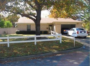 829 Hill Pl, Azle, TX 76020