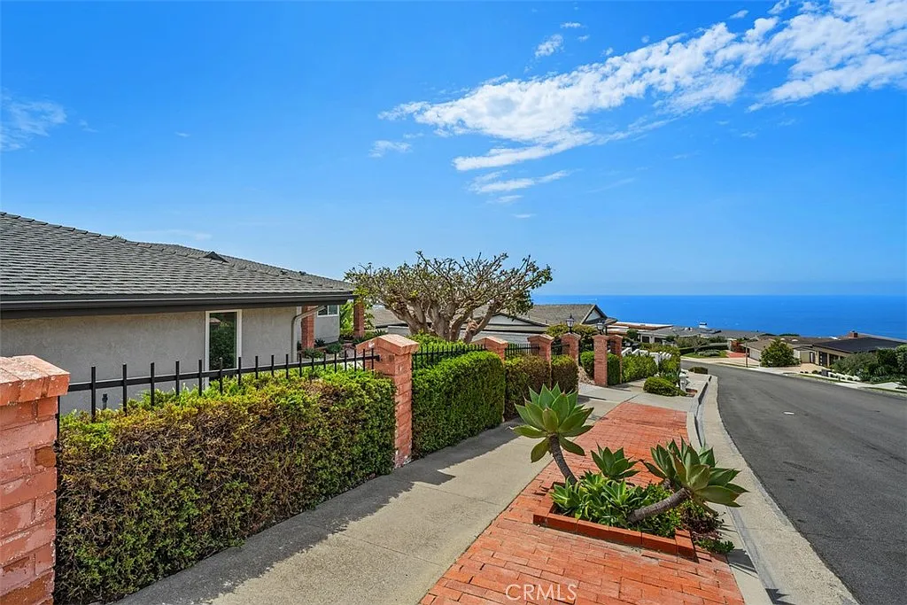 2 bed, 2257 sqft, $11,000 — Photo 2
