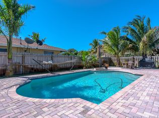 328 SE 34th Ave, Boynton Beach, FL 33435