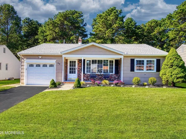23 Zeeland Drive, Toms River, NJ 08757