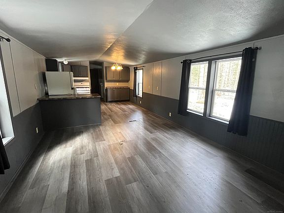 4th image of 8401 Independence Ave