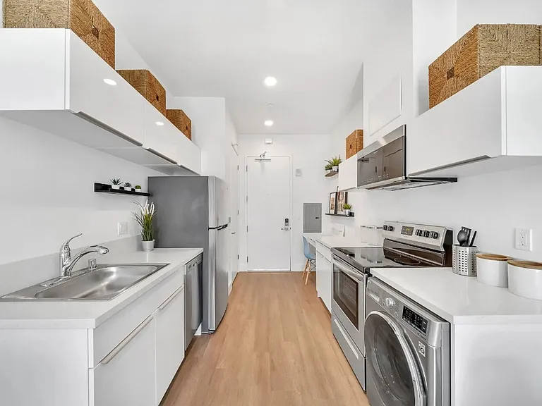 16819 S Normandie Ave — Photo 20