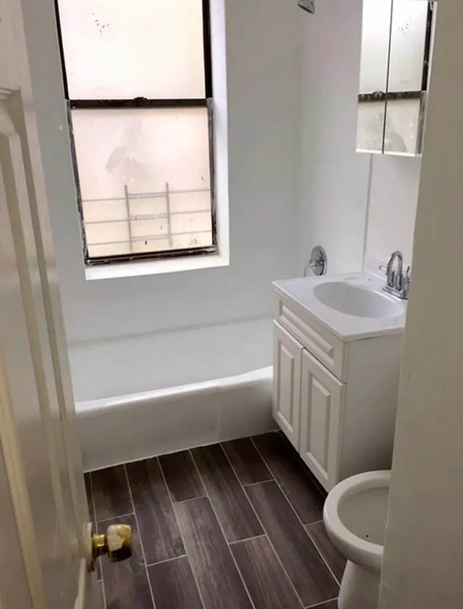 Building Photo - 932 Bronx Park S #2D