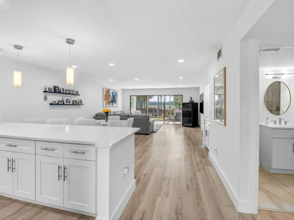18 Westgate Lane #E, Boynton Beach, FL 33436