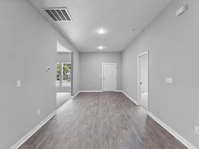 4 bed, 2.0 bath, 2143 sqft, $2,000 — Photo 4