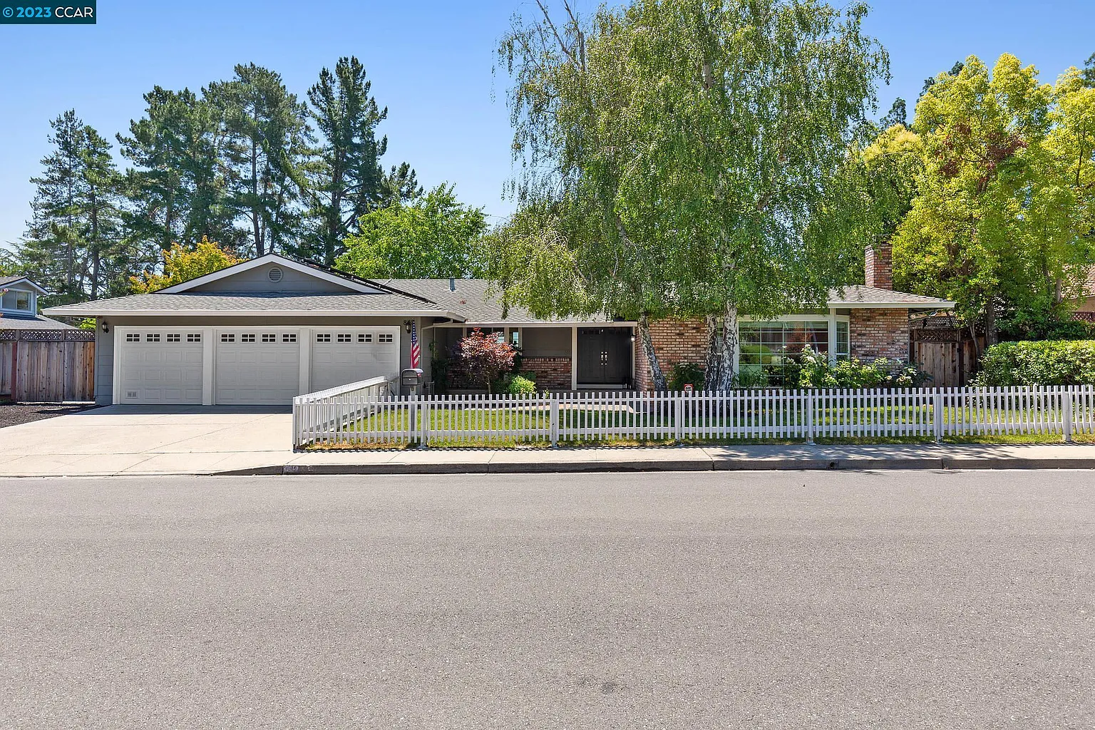 842 El Quanito Dr photo 1