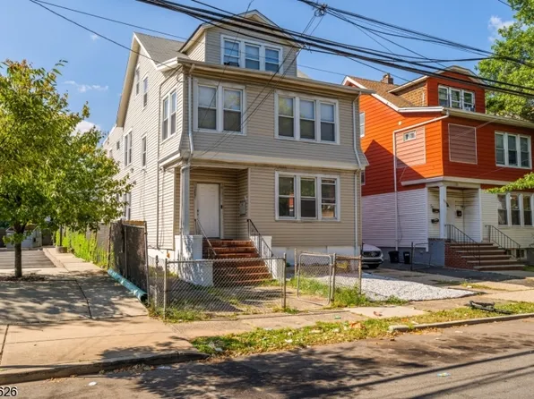 387 Leslie St, Newark City, NJ 07112