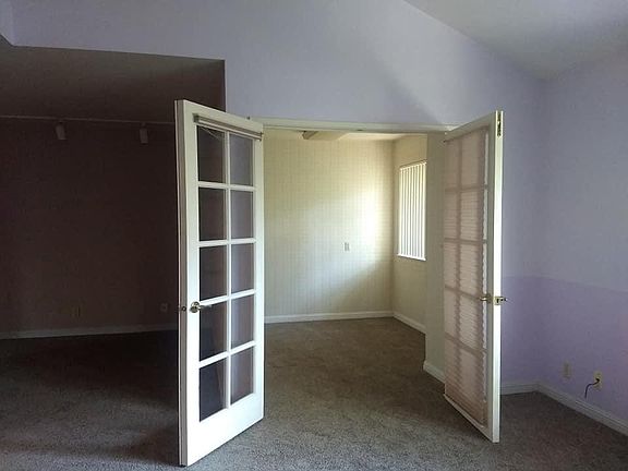 4th image of 102 Cherry Hill Ct