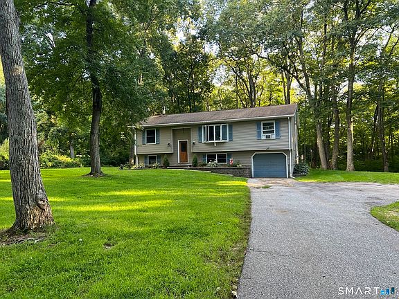 2nd image of 109 Sycamore Trail