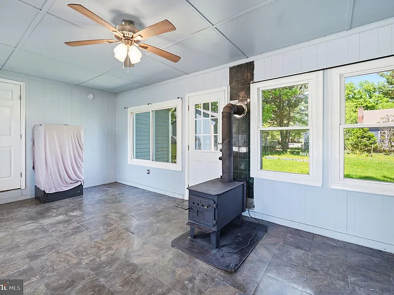 44 S Woodlawn Ave — Photo 14