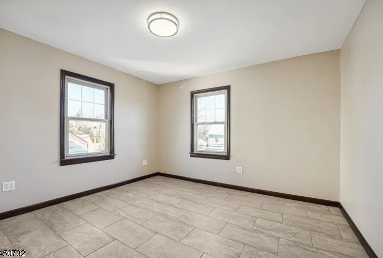 1252 Magnolia Pl — Photo 7