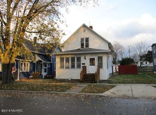 911 Church St, Saint Joseph, MI 49085