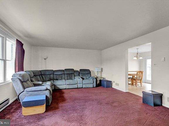 4th image of 632 Leesport Ave