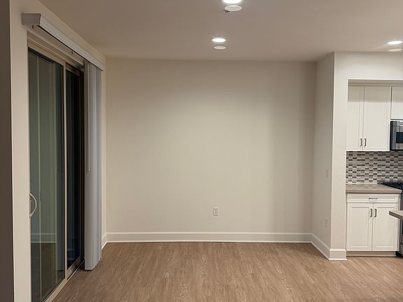 3rd image of 2855 Runway Rd #2