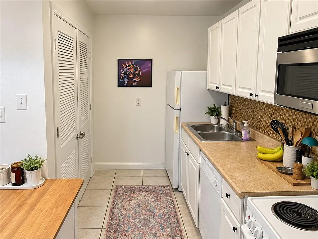 1 bed, 735 sqft, $995 — Photo 4