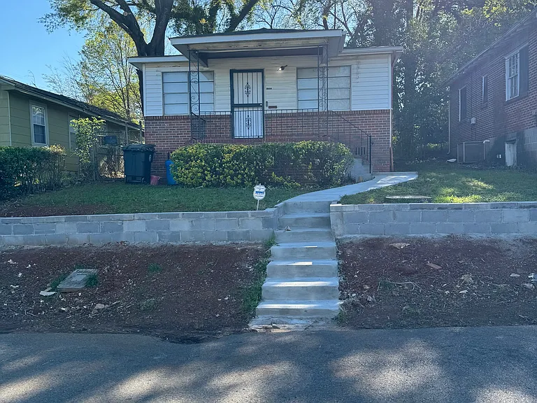 1505 22nd St SW — Photo 1