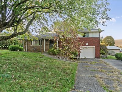 15 Meadow Ln, Uniontown, PA, 15401