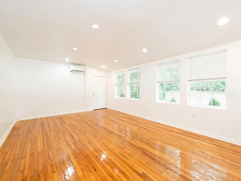1213 Kendrick Rd — Photo 3