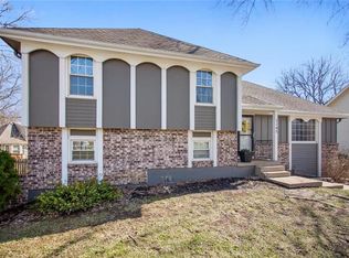 1145 NE Oak Tree Dr, Lees Summit, MO 64086