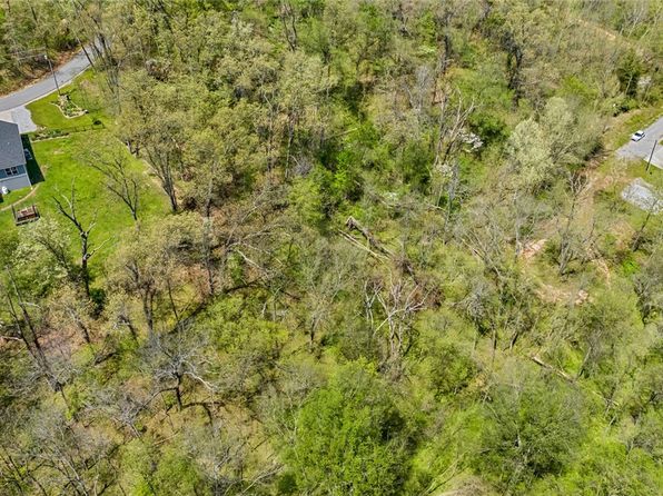 8 Halvergate Ln, Bella Vista, AR 72715
