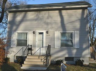 1003 11th St NW, Cedar Rapids, IA 52405