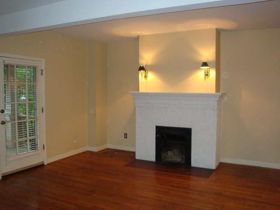 entrance and living room