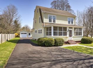 19 Mountain Way, Morris Plains, NJ 07950