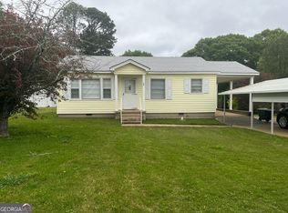 609 E Johnson St, Hartwell, GA 30643