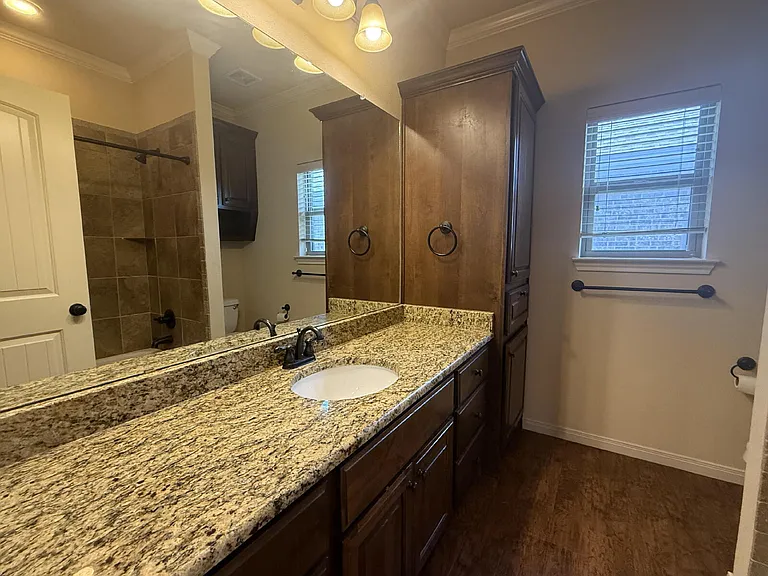 9804 Houston Dr — Photo 28