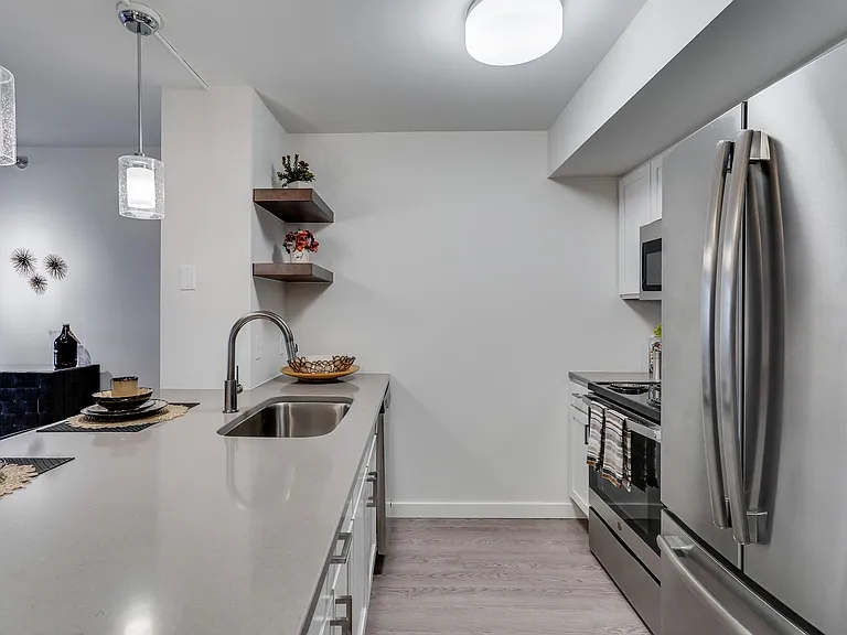Laurel Village Apartments — Photo 39