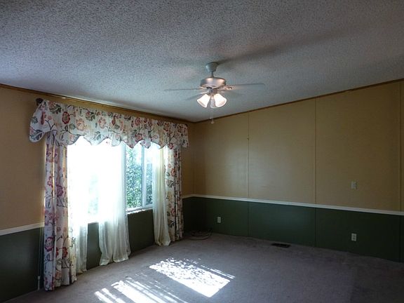 4th image of 16600 25th Ave NE Unit 150