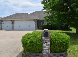 892 S Quade Rd, Springfield, MO 65802