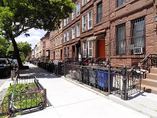 Rented by Blue Egg Realty Corp | media 44