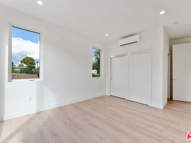 3930 Minerva Ave — Photo 16
