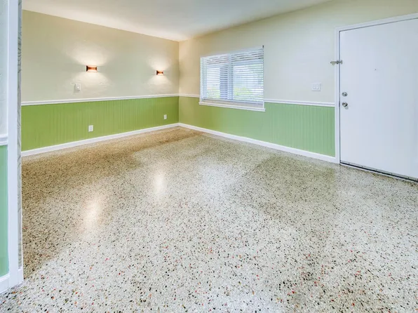 301 N Federal Hwy APT 2, Lake Worth, FL 33460