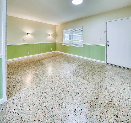 301 N Federal Photo 1